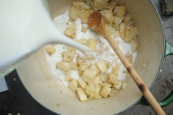 Bữa tối đậm đà món súp phở bò cay nồng ngon tuyệt