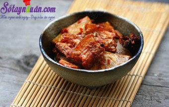 Bùi bùi thịt hấp khoai môn