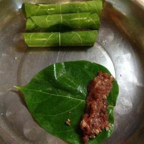 Cách làm bún bò cuốn lá lốt