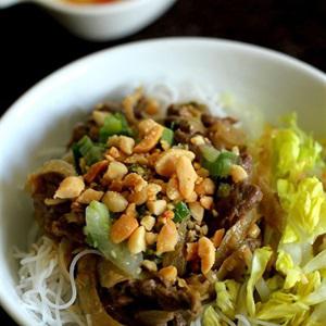 Cách làm bún bò xào