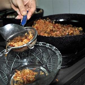 Cách nấu bún bò xào Nam bộ