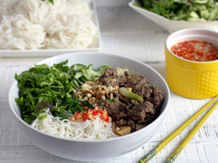 Bún bò xào