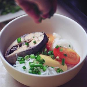 Cách làm bún cá cam ngon ngất ngây