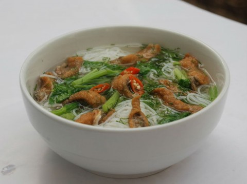 Bún cá rô chiên