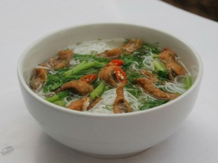 Bún cá rô chiên
