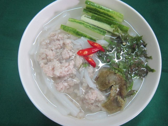 Bún canh chua thịt nạc