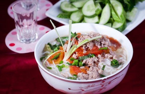 Bún canh chua thịt nạc