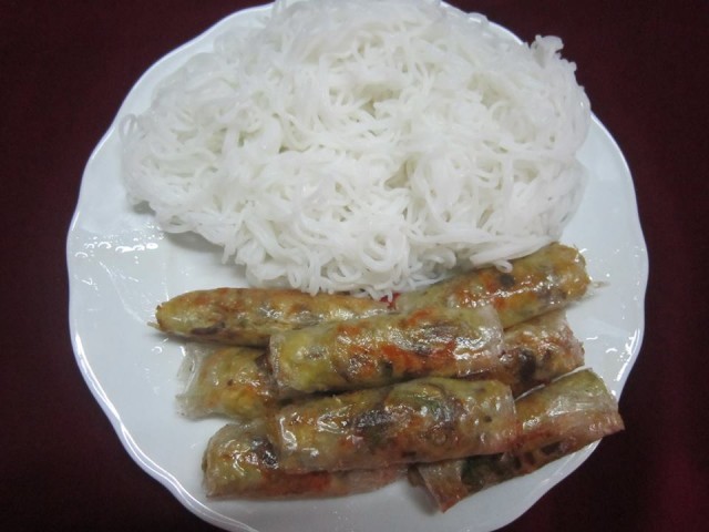 Bún chả giò