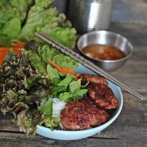 Cách làm bún chả thịt bò nướng sả