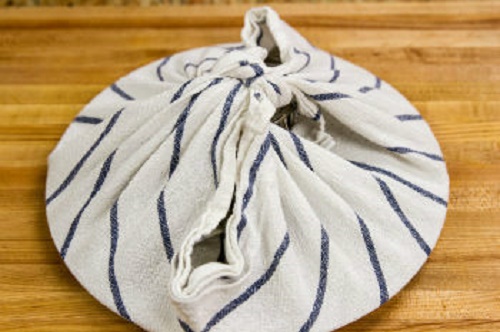 Bún chiên nấm hương và thịt giòn rụm, thơm ngon