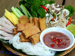 Bún đậu, thịt luộc và mắm tôm