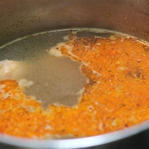 Cách nấu bún dọc mùng giò sống