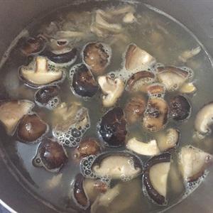 Cách nấu bún gà nấm