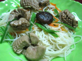Bún gạo xào cật heo