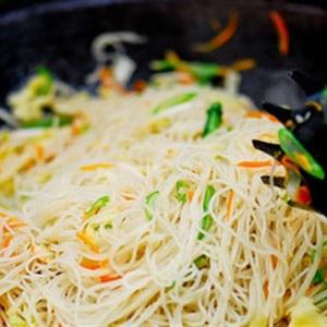 Cách làm bún gạo xào chay