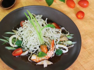 Bún gạo xào giòn