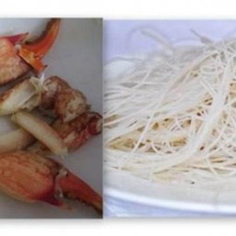 Cách làm bún gạo xào thịt cua