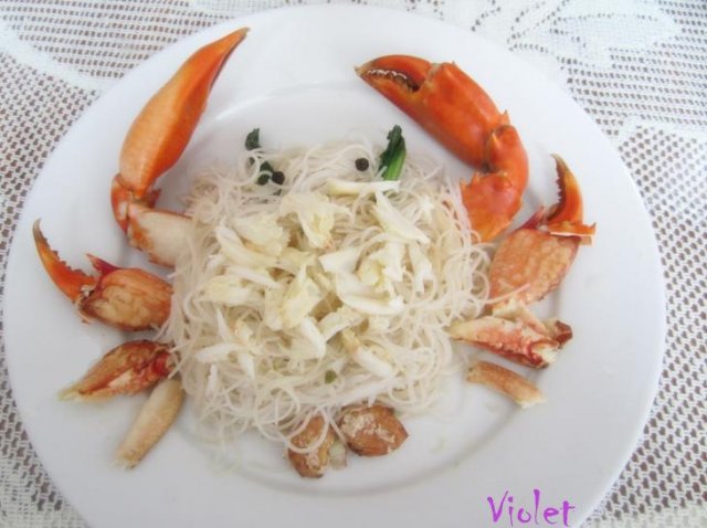 Bún gạo xào thịt cua