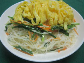 Bún gạo xào trứng