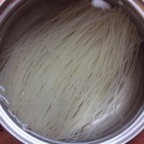 Cách làm bún gạo xào