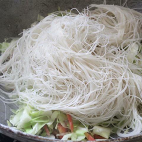 Cách làm bún gạo xào