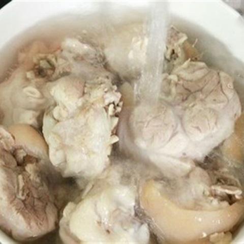 Cách làm bún giò heo