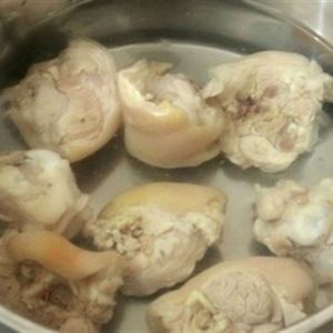 Cách làm bún giò heo