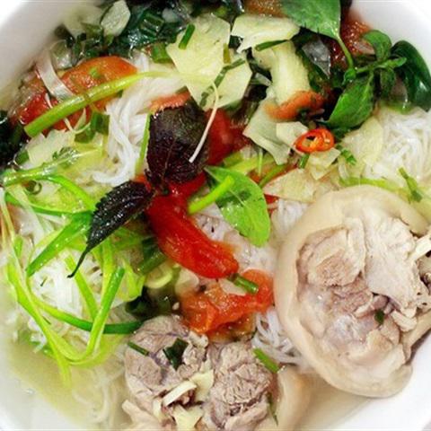 Cách làm bún giò heo