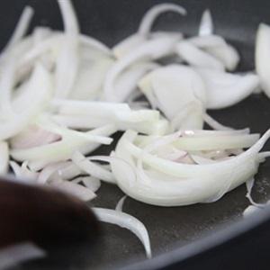 Cách làm bún khô xào thịt heo