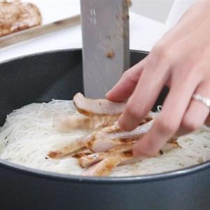 Cách làm bún khô xào thịt heo