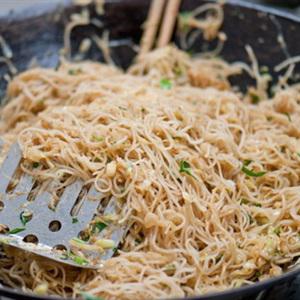 Cách làm bún khô xào tôm