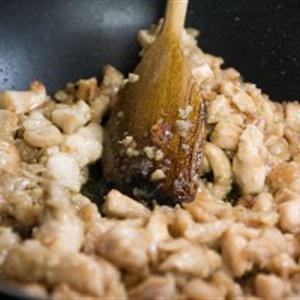 Cách làm bún khô xào ức gà