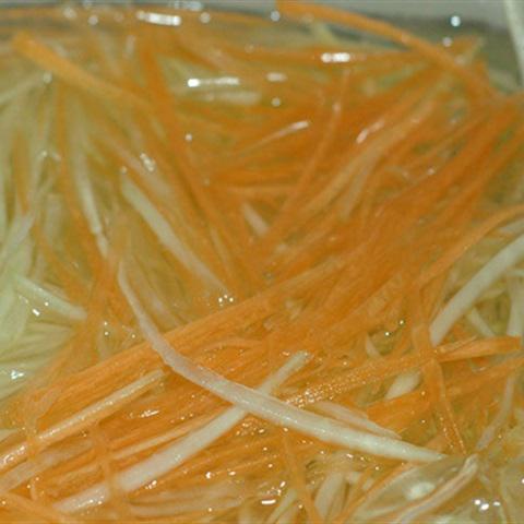 Cách làm bún mắm heo quay