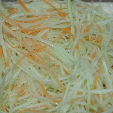 Cách làm bún mắm heo quay