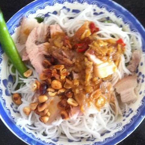 Cách làm bún mắm nêm thịt heo
