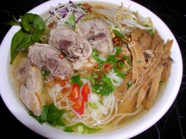 Bún măng gà