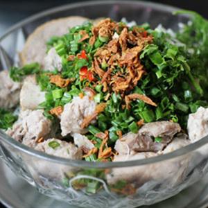 Cách nấu bún mọc giò chả