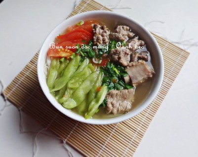 Bún sườn dọc mùng