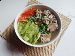 Bún sườn dọc mùng