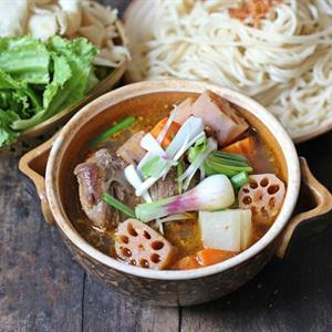Cách nấu bún sườn hầm củ sen