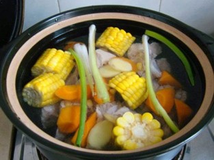 Bún sườn hầm ngô cho bữa sáng