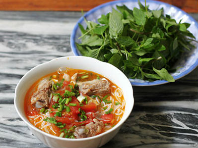 Bún sườn hầm sấu