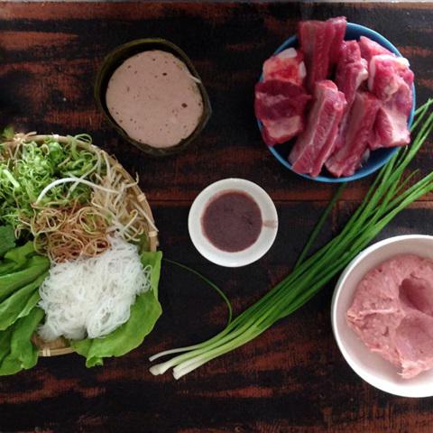 Cách nấu bún sườn mọc