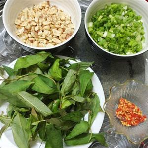 Cách làm bún thịt nem mắm ruốc