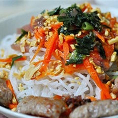Cách làm bún thịt nem mắm ruốc