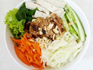 Bún thịt nướng bếp nhà Ngọc