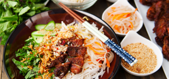 Bún thịt nướng sả – bữa ăn nhẹ hấp dẫn đến khó quên