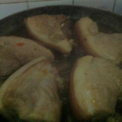 Cách nấu bún thịt ram