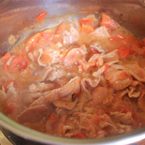 Cách làm bún thịt sốt cà chua khoai tây