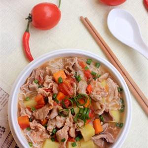 Cách làm bún thịt sốt cà chua khoai tây